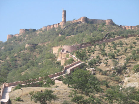 Джайпур. Крепостные стены Форта Джайгарх. Индия