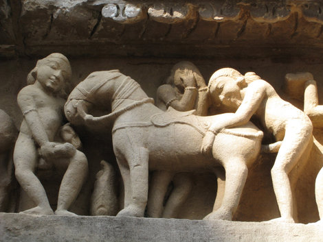 Кхаджурахо. 
Эротические храмы. Знаменитая сценка с осликом Индия