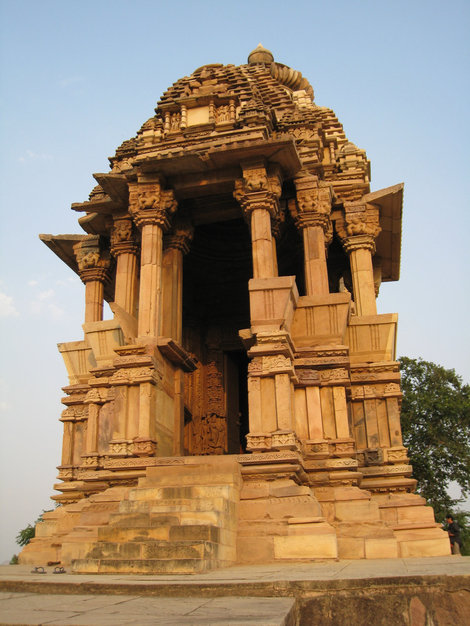 Кхаджурахо.
Храм Чатурбхудж
(Chaturbhuja Temple)