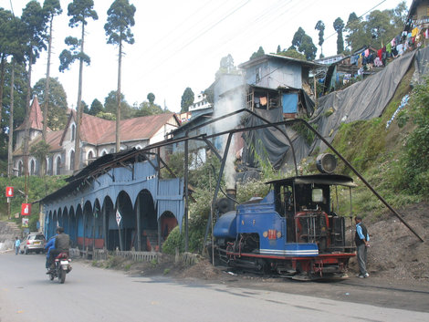 Дарджилинг.
Высокогорная железная дорога Toy train Индия