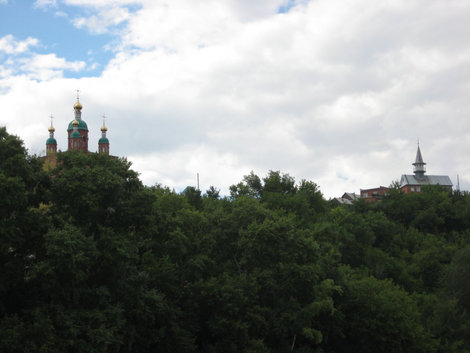 Церковь и мечеть в Сарапуле. Ижевск, Россия
