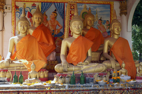 Будды на алтаре Провинция Вьентьян, Лаос