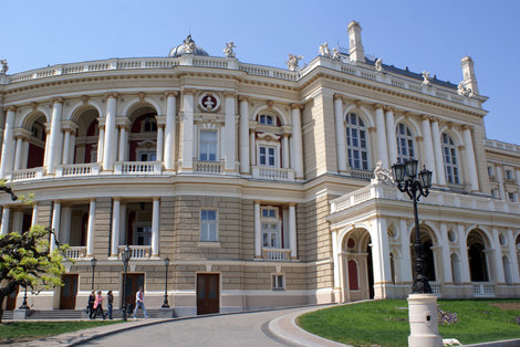 Парадный вход в Оперный театр Одесса, Украина