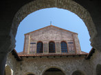 Главная достопримечательность Пореча — базилика с мозаикой чуть ли не 12 века. Рядом с ней есть музей — этой самой мозаики и смотровая башня.