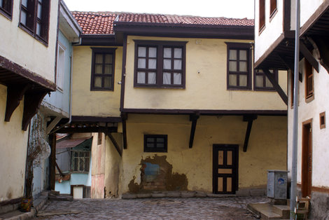 Старые двухэтажные дома Афьонкарахисар, Турция