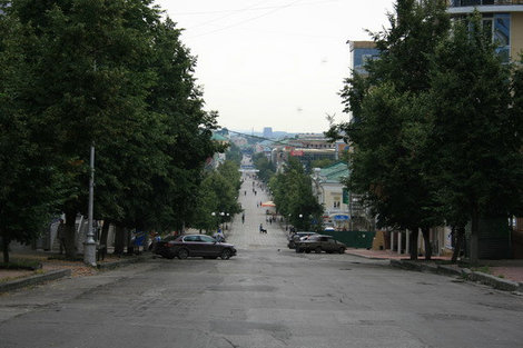 Так выглядит начало улицы Московской. То с горы, то в горку. Пенза, Россия