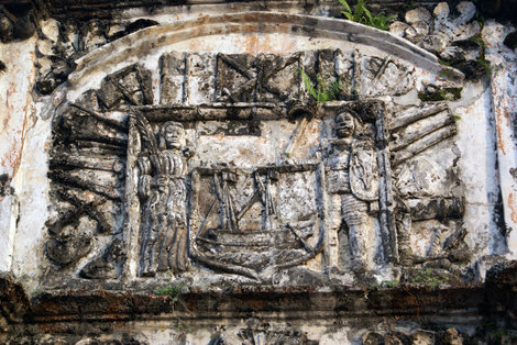 Герб над входом в форт Малакка, Малайзия