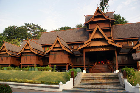 Вход в султанский дворец Малакка, Малайзия
