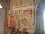 Частично сохранившиеся фрески