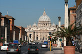 на пути к Собору Святого Петра, центральная улица Ватикана