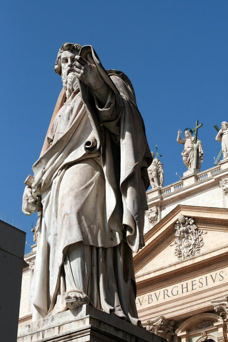 статуи, украшающие Собор Святого Петра Ватикан (столица), Ватикан