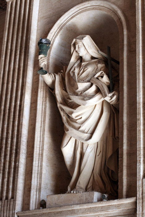еще одна скульптура у главного входа в Собор Святого Петра Ватикан (столица), Ватикан