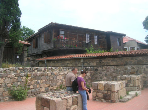 Вид на старые дома с античных руин Созополь, Болгария
