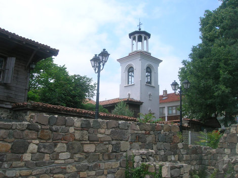Церковь в старом городе. Вид от античных руин Созополь, Болгария