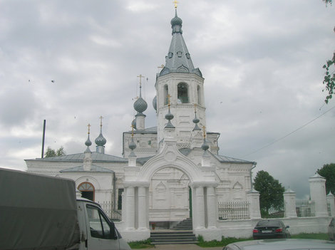 Храм Иоанна Златоуста в Годеново. Животворящий крест внутри.