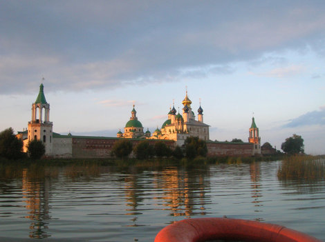 Монастырь во всей красе Ростов, Россия