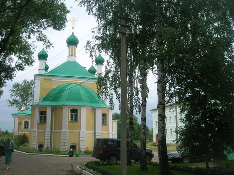 Надвратная церковь Петра и Павла. Вид со стороны алтаря Переславль-Залесский, Россия