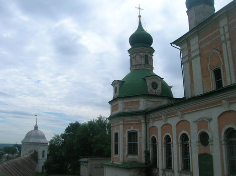 Вид на Успенский собор со звонницы Переславль-Залесский, Россия