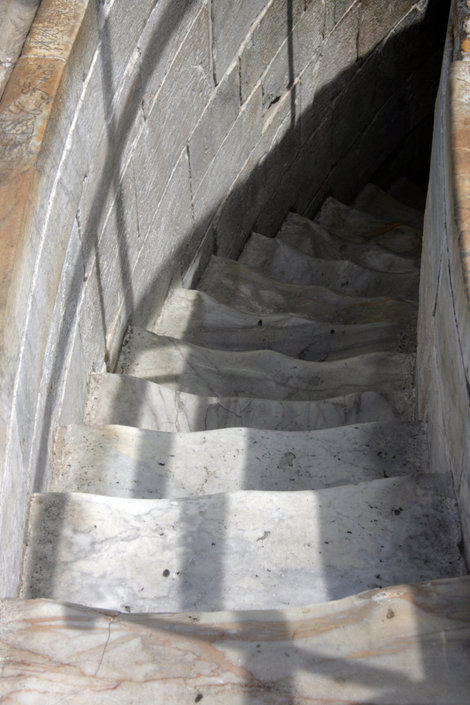 лестница в Пизанской башне Пиза, Италия