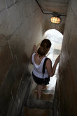 узкая лестница в Пизанской башне