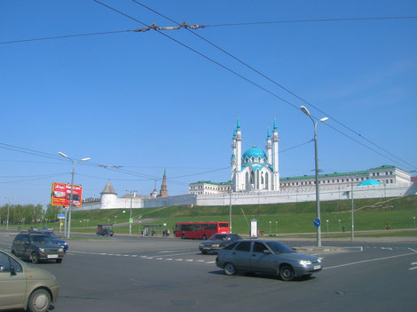 Вид по дороге от вокзала и гостиницы Волга Казань, Россия