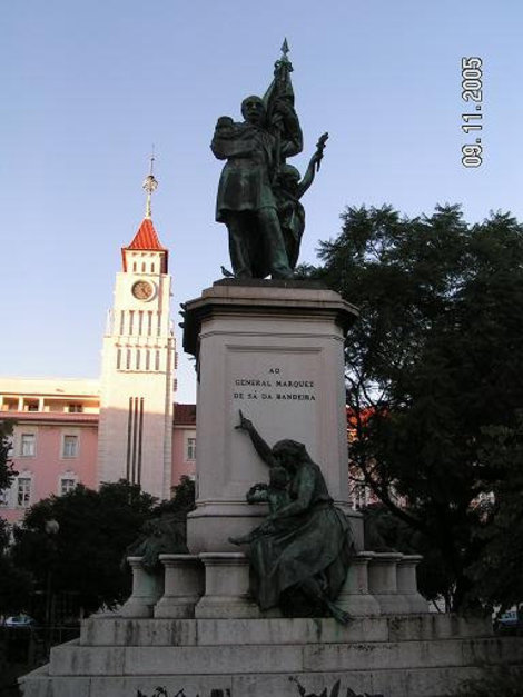 Памятник Маркизу Бернардо Са-да-Бандейра