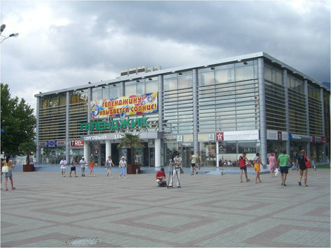Здание торгового центра