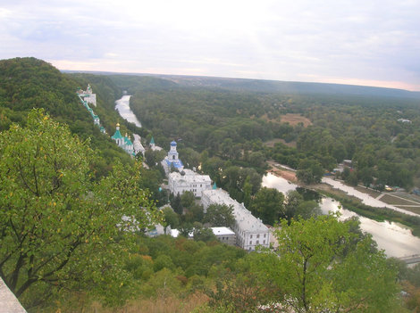 Вид на лавру от большого человека Славянск, Украина