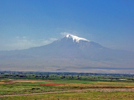 Вид на гору Арарат Покр-Веди, Армения