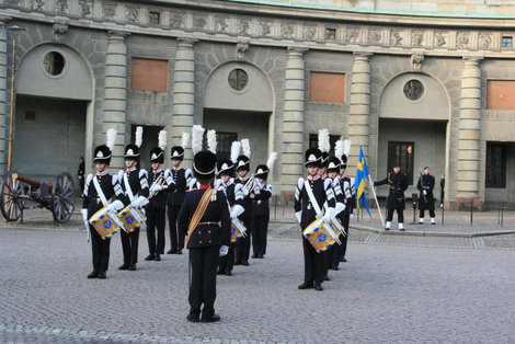 смена караула у Королевского дворца в Стокгольме Стокгольм, Швеция