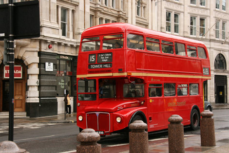 старые английские автобусы Лондон, Великобритания