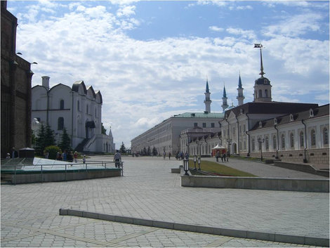 Вид на основные здания Кремля