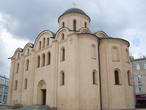 Церковь Успения Богородицы Пирогощей Киев, Украина