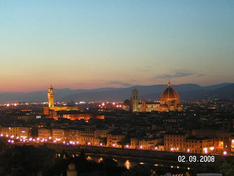 Ночь вступает в свои права Флоренция, Италия