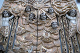 Резные ворота из старой церкви