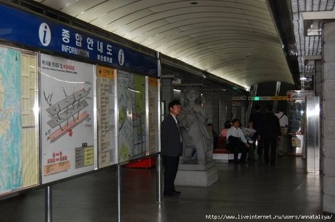 Сеульское метро. Станция и плакат с ее схемой Сеул, Республика Корея