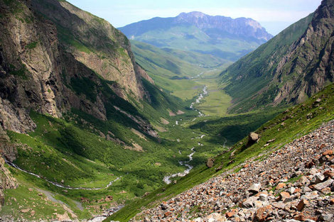 Долина Мидаграбиндона ниже последней скальной ступени Северная Осетия-Алания, Россия
