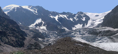 Ледник Зайгелан и вершина Шаухох (слева) Северная Осетия-Алания, Россия