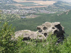 поселок Острогорка и скалы
