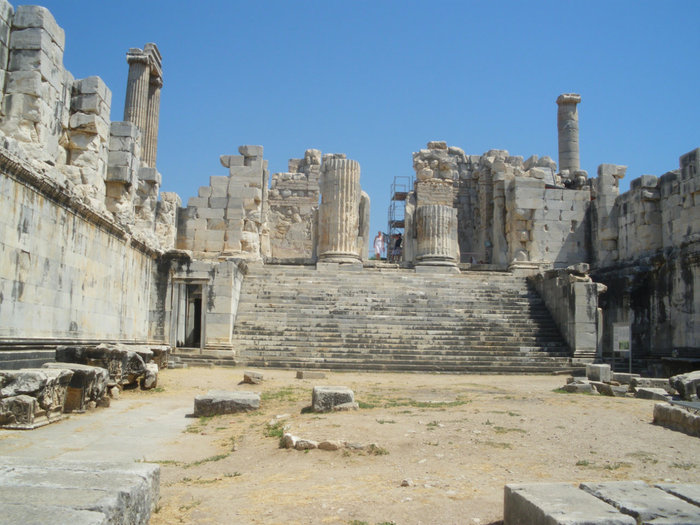 Храм Аполлона в Дидиме Дидим, Турция