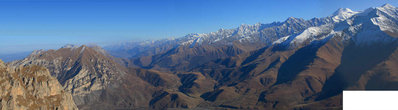 Вид с вершины Уацилахох на восток. Слева-г.Чиджитыхох, справа-Кайджанский массив и г.Казбек