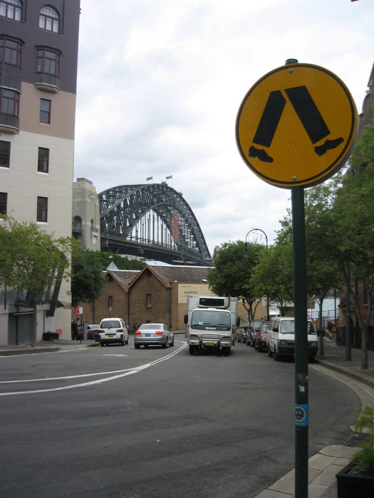 Дорога по направлению к Портовому Мосту Сидней, Австралия