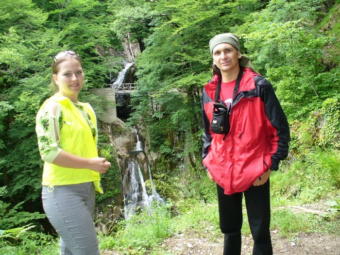 Мы с Антошей у водопада Чашечного Сочи, Россия