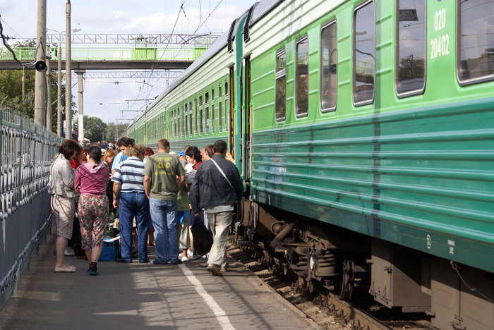 Возле вагона на промежуточной станции Республика Крым, Россия
