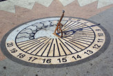 Солнечные часы на набережной Севастополя