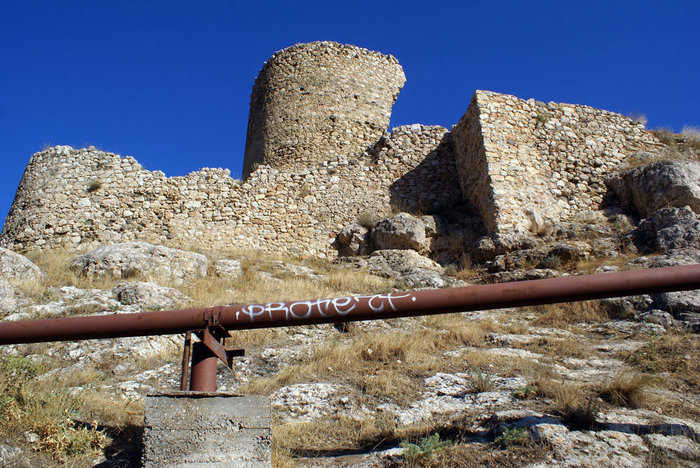 Крепостная стена и труба Республика Крым, Россия