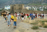 Туристы в Генуэзской крепости, Судак