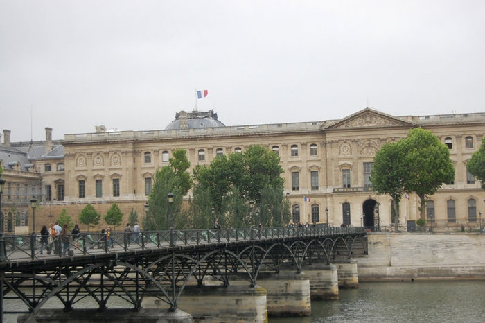 А это — обычный парижский мост. Париж, Франция