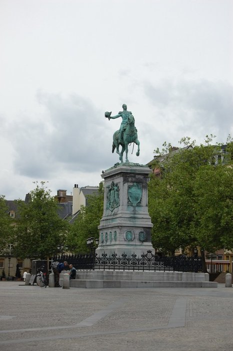 Площадь Гийома II / Place Guillaume II