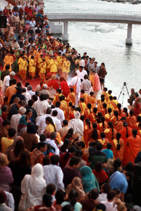 церемония аарти Ришикеш, Индия